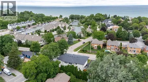 22 Lake Street Grimsby ON L3M 2G7