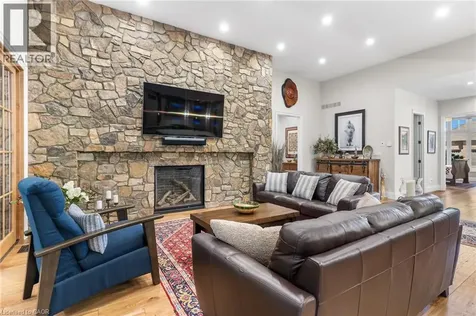 44 Pioneer Ridge Drive Kitchener ON N2P 0G6
