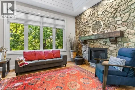 44 Pioneer Ridge Drive Kitchener ON N2P 0G6