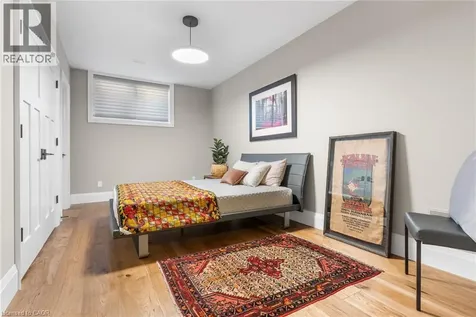 44 Pioneer Ridge Drive Kitchener ON N2P 0G6