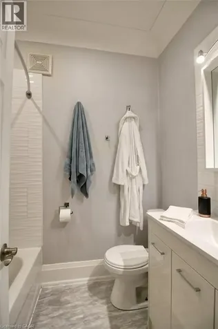 70 Spadina Avenue Hamilton ON L8M 2X1