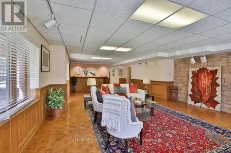 670 Meadow Wood Road Mississauga (clarkson) ON L5J 2S6