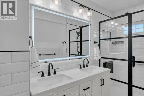 411 King Street West Chatham ON N7M 1G3