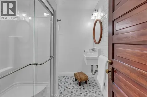411 King Street West Chatham ON N7M 1G3
