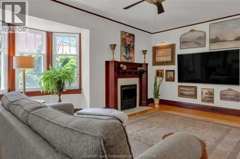 411 King Street West Chatham ON N7M 1G3