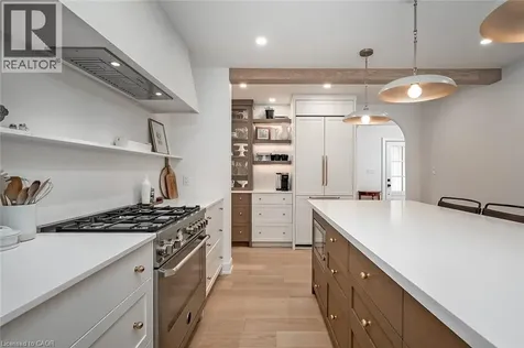 894 Condor Drive Burlington ON L7T 3A9
