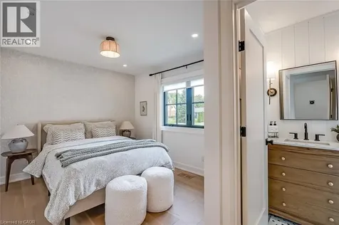 894 Condor Drive Burlington ON L7T 3A9