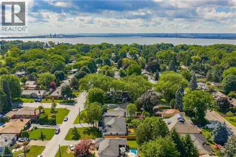 894 Condor Drive Burlington ON L7T 3A9