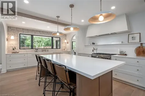894 Condor Drive Burlington ON L7T 3A9