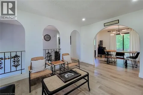 12 Maitland Avenue Hamilton ON L9A 3J3