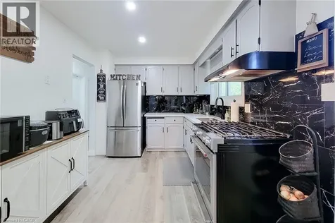 12 Maitland Avenue Hamilton ON L9A 3J3