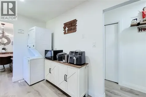 12 Maitland Avenue Hamilton ON L9A 3J3