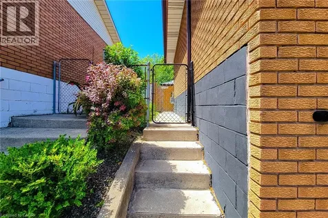 12 Maitland Avenue Hamilton ON L9A 3J3