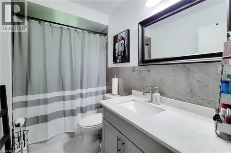 12 Maitland Avenue Hamilton ON L9A 3J3