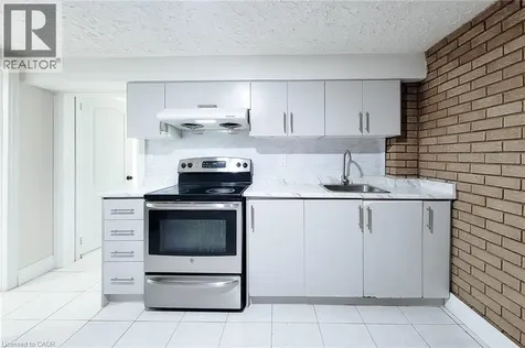 12 Maitland Avenue Hamilton ON L9A 3J3