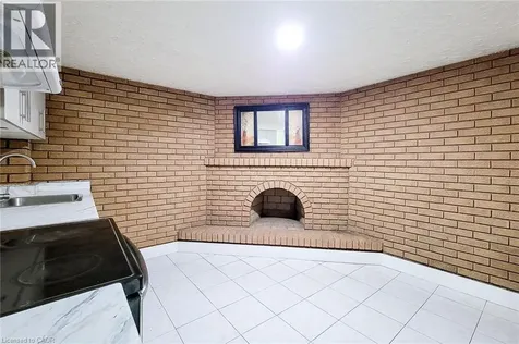 12 Maitland Avenue Hamilton ON L9A 3J3