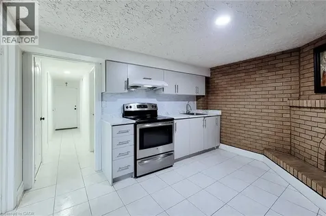12 Maitland Avenue Hamilton ON L9A 3J3