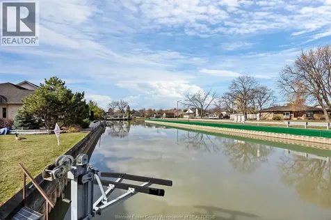 256 Moceri Crescent Lakeshore ON N8N 5A9