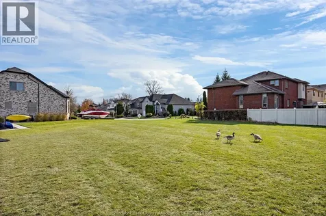 256 Moceri Crescent Lakeshore ON N8N 5A9