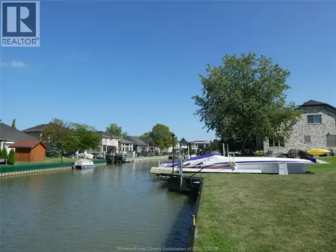 256 Moceri Crescent Lakeshore ON N8N 5A9