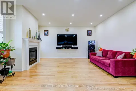 42 Samuel Crescent Springwater (centre Vespra) ON L9X 2A4