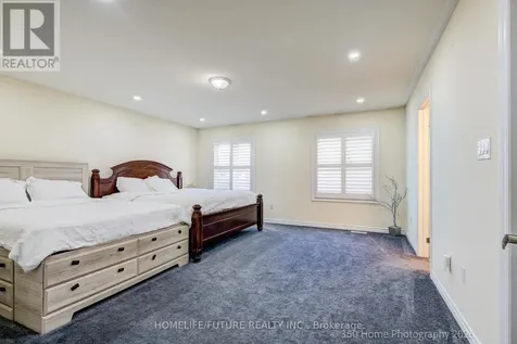 42 Samuel Crescent Springwater (centre Vespra) ON L9X 2A4