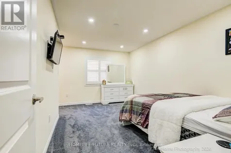 42 Samuel Crescent Springwater (centre Vespra) ON L9X 2A4