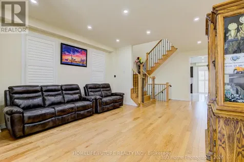 42 Samuel Crescent Springwater (centre Vespra) ON L9X 2A4