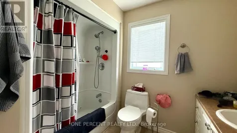 25 Kentucky Avenue Wasaga Beach ON L9Z 3A8