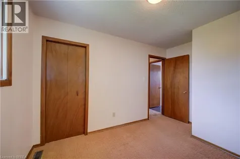 19 Owen Avenue Paris ON N3L 3N7