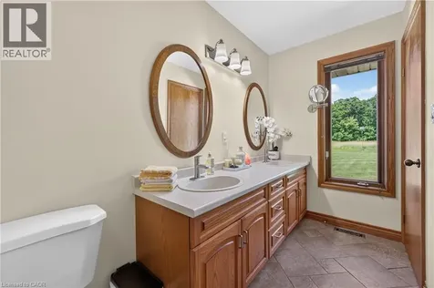 398 Mountain Road Grimsby ON L3M 4E7