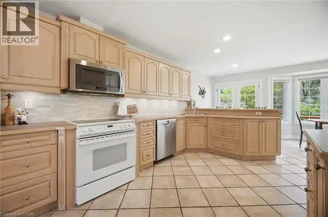 41 Plainsman Road Mississauga ON L5N 1C4