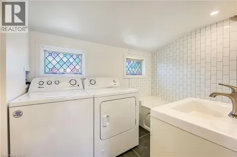 115 Collingwood Street Sarnia ON N7T 6M8