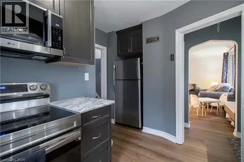 149 East 34th Street Hamilton ON L8V 3W7