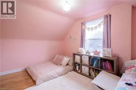 149 East 34th Street Hamilton ON L8V 3W7