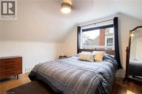 149 East 34th Street Hamilton ON L8V 3W7
