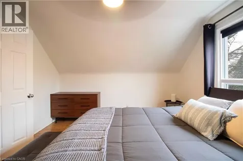149 East 34th Street Hamilton ON L8V 3W7