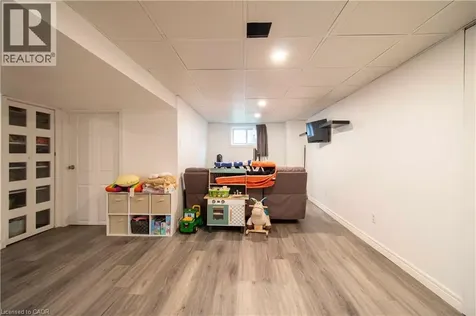 149 East 34th Street Hamilton ON L8V 3W7