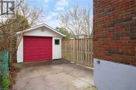 149 East 34th Street Hamilton ON L8V 3W7