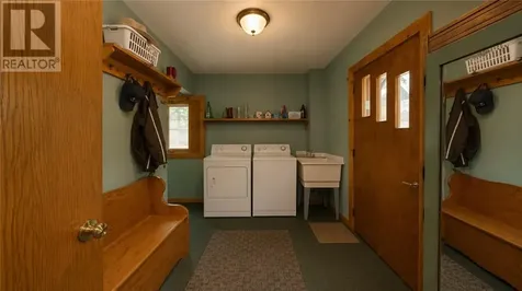 320 Perivale Rd W. Spring Bay ON P0P 2B0