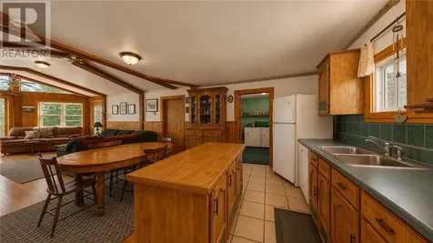 320 Perivale Rd W. Spring Bay ON P0P 2B0