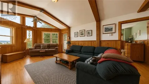 320 Perivale Rd W. Spring Bay ON P0P 2B0
