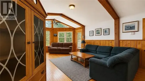 320 Perivale Rd W. Spring Bay ON P0P 2B0