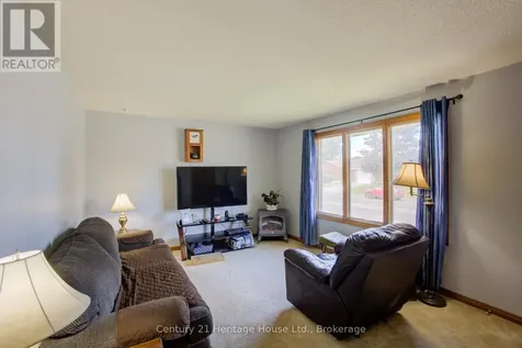 202 15th Avenue Hanover ON N4N 3L4