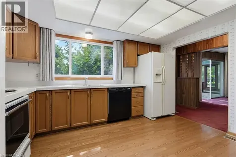 258 Camelot Drive Burlington ON L7L 2G1