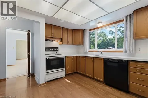 258 Camelot Drive Burlington ON L7L 2G1