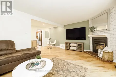 30 Berkshire Way Ottawa ON K2J 2B2