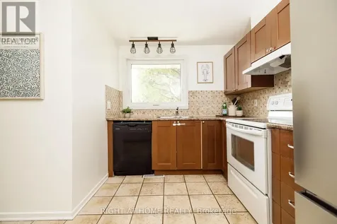 30 Berkshire Way Ottawa ON K2J 2B2