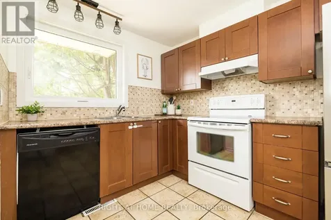 30 Berkshire Way Ottawa ON K2J 2B2