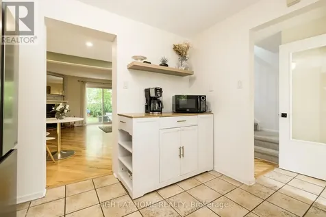30 Berkshire Way Ottawa ON K2J 2B2